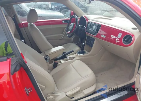 2012 Volkswagen Beetle 2.5L z USA, uszkodzony, nr VIN 3VWJP7AT1CM658233